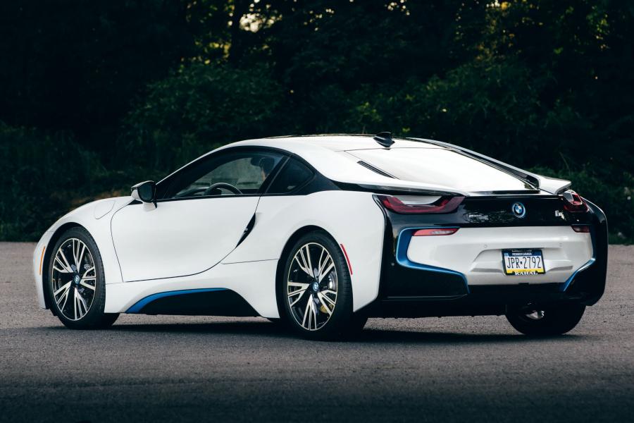  BMW i8 (I12) 2014 года  (NA) (фото 5 из 23)